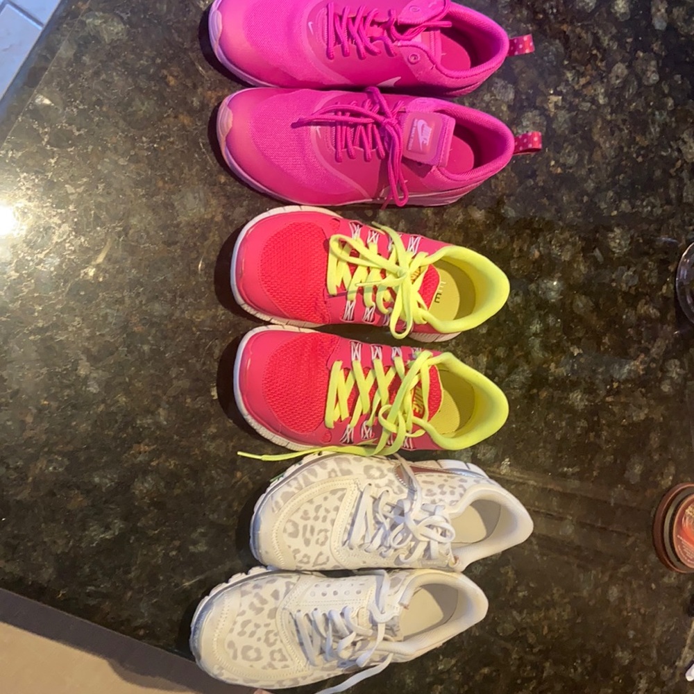 3 pair like new women’s Nike sneakers